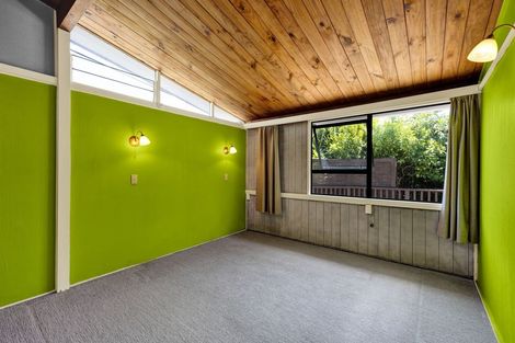 Photo of property in 15 Awanui Street, Merrilands, New Plymouth, 4312