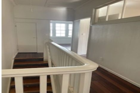 Photo of property in 1/45 Queen Street, Northcote Point, Auckland, 0627