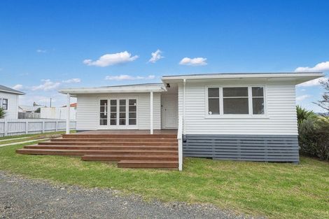 Photo of property in 1 Whimp Avenue, Onerahi, Whangarei, 0110