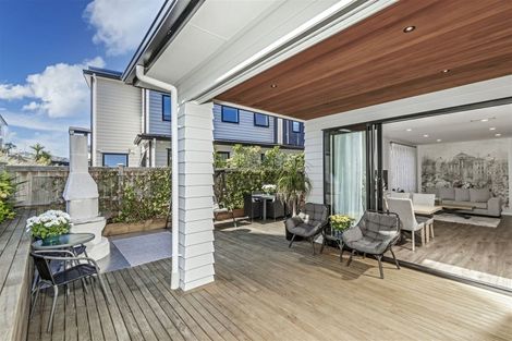 Photo of property in 8 Tawatawa Street, Long Bay, Auckland, 0630