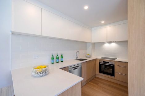 Photo of property in 7/11 Rengarenga Rise, Fairview Heights, Auckland, 0632