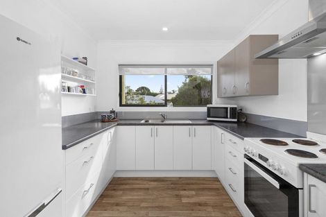 Photo of property in 5 Campbell Street, Waiuku, 2123