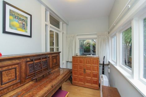 Photo of property in 35 Farm Road, Northland, Wellington, 6012