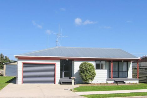 Photo of property in 52 Motiti Road, Papamoa Beach, Papamoa, 3118