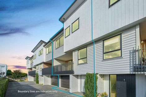 Photo of property in 5/5 Peachgrove Road, Te Atatu Peninsula, Auckland, 0610