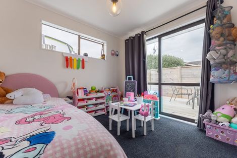 Photo of property in 34a Rewarewa Crescent, Waikanae, 5036