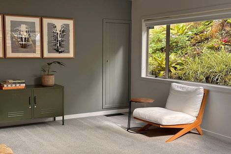 Photo of property in 61 Otitori Bay Road, Titirangi, Auckland, 0604