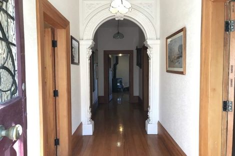 Photo of property in 34 Hackthorne Road, Cashmere, Christchurch, 8022