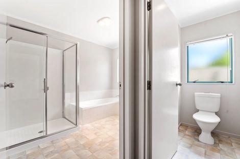 Photo of property in 2/52 Donald Street, Stanmore Bay, Whangaparaoa, 0932