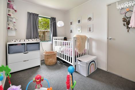 Photo of property in 1/12 Knott Road, Stanmore Bay, Whangaparaoa, 0932