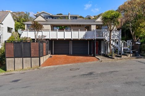 Photo of property in 5 Cassis Place, Crofton Downs, Wellington, 6035