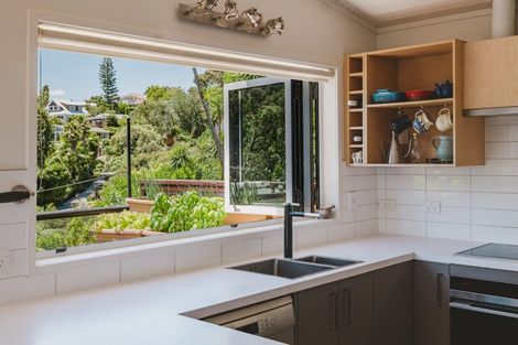 Photo of property in 42 Tizard Road, Birkenhead, Auckland, 0626