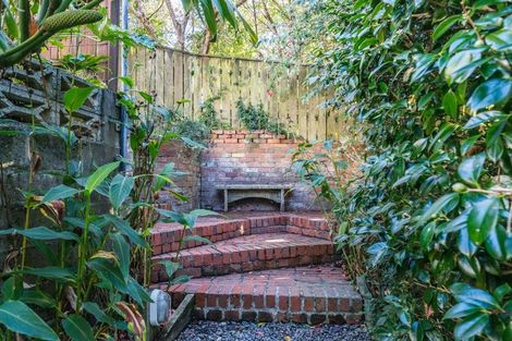 Photo of property in 10 Court Road, Tawa, Wellington, 5028