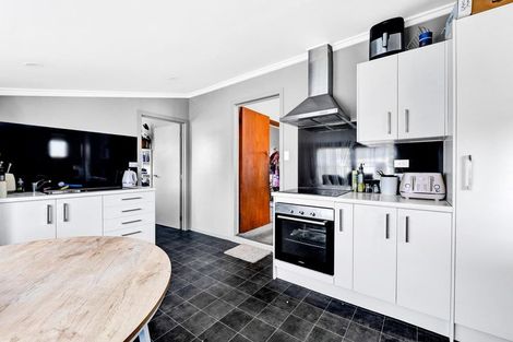 Photo of property in 4 Tawhiti Road, Hawera, 4610