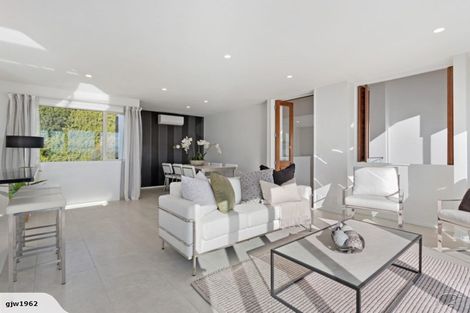 Photo of property in 214b Mount Pleasant Road, Mount Pleasant, Christchurch, 8081
