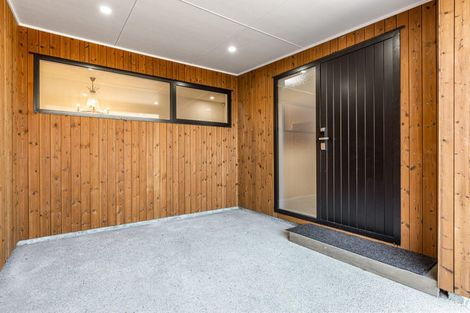 Photo of property in 8a Crispe Road, Clarks Beach, 2122