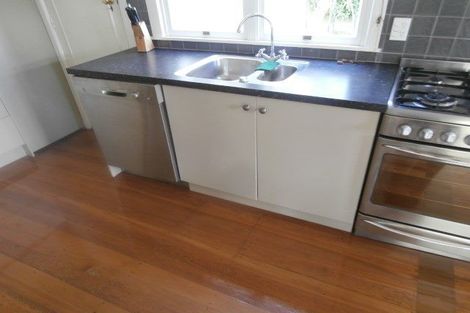Photo of property in 165 Fendalton Road, Fendalton, Christchurch, 8052