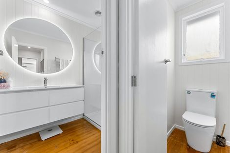 Photo of property in 1/64 Sunnynook Road, Sunnynook, Auckland, 0620