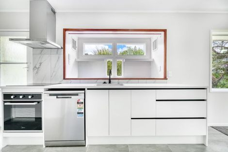 Photo of property in 10 Brunner Road, Glen Eden, Auckland, 0602