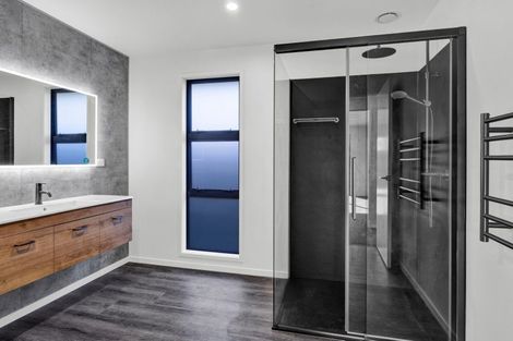 Photo of property in 21 Midsummer Avenue, Stratford, 4332