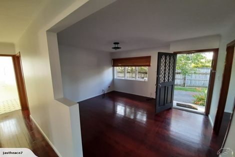 Photo of property in 30 Smythe Road, Henderson, Auckland, 0612