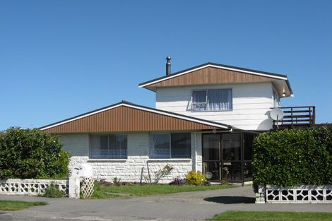 Photo of property in 4 Mcalpine Place, Rangiora, 7400