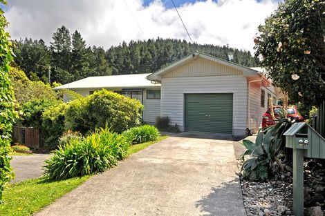 Photo of property in 86 Larsen Crescent, Tawa, Wellington, 5028