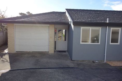 Photo of property in 6b Kinapori Terrace, Newlands, Wellington, 6037