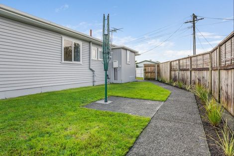 Photo of property in 13e York Crescent, Westown, New Plymouth, 4310