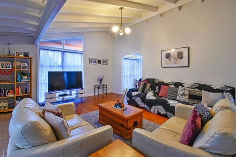 Photo of property in 25 Friesian Drive, Mangere, Auckland, 2022