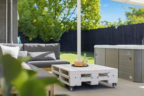 Photo of property in 42 Butterworth Crescent, Papamoa Beach, Papamoa, 3118