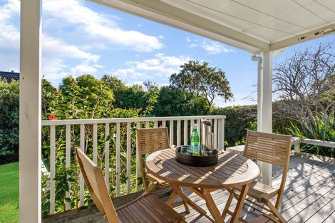 Photo of property in 92 Winara Avenue, Waikanae, 5036