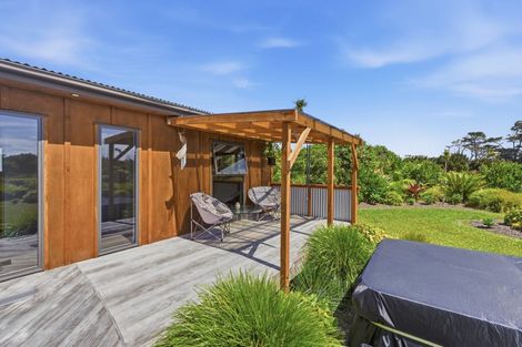 Photo of property in 4037b Far Road North, Pukenui, 0484