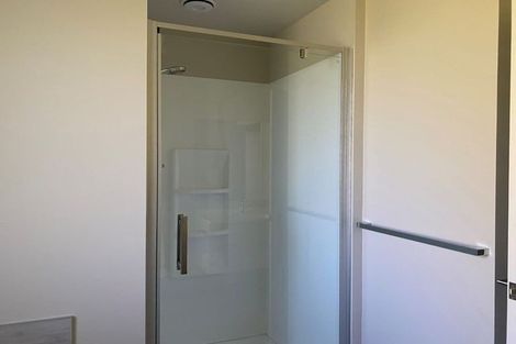 Photo of property in 21 Paritutu Road, Spotswood, New Plymouth, 4310