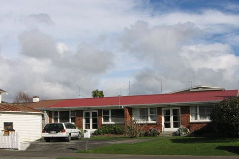 Photo of property in 1 Karaka Street, Hokowhitu, Palmerston North, 4410