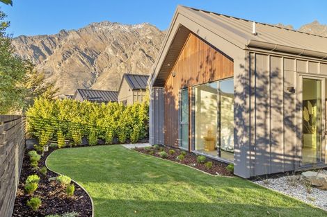 Photo of property in 8 Kerrera Lane, Jacks Point, Queenstown, 9371