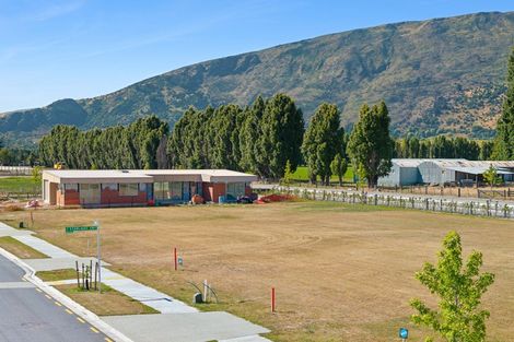Photo of property in 5 Rubus Street, Wanaka, 9382