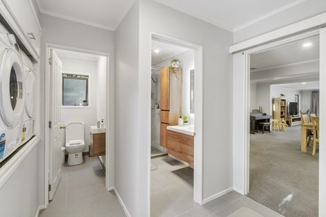 Photo of property in 35 Great North Road, Riverhead, 0820