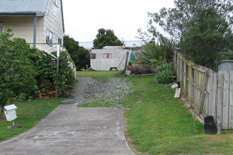 Photo of property in 6 Flaunty Place, West Harbour, Auckland, 0618