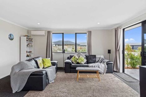 Photo of property in 15 Oka Street, Papamoa Beach, Papamoa, 3118