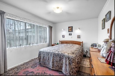 Photo of property in 1/7 Dalkeith Place, Opaheke, Papakura, 2113
