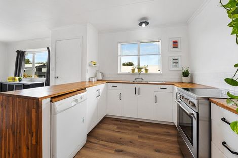 Photo of property in 1/18 Herekawe Drive, Spotswood, New Plymouth, 4310