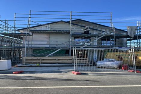 Photo of property in 37 Rakiura Crescent, Aotea, 5024