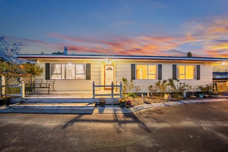 Photo of property in 33 Shanly Street, Brown Owl, Upper Hutt, 5018