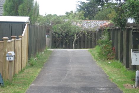 Photo of property in 2/8 Sunward Rise, Glenfield, Auckland, 0629