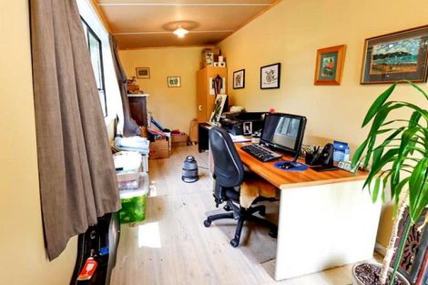 Photo of property in 16 Hunter Street, Dannevirke, 4930