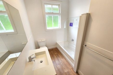 Photo of property in 106a The Parade, Island Bay, Wellington, 6023