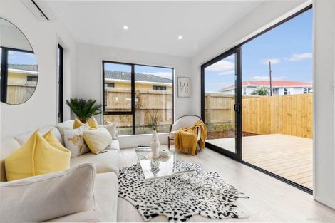 Photo of property in 7d Queen Mary Avenue, New Lynn, Auckland, 0600