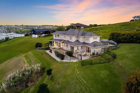 Photo of property in 64 Balboa Drive, Matakatia, Whangaparaoa, 0930