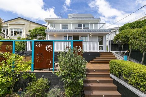 Photo of property in 66 Overtoun Terrace, Hataitai, Wellington, 6021
